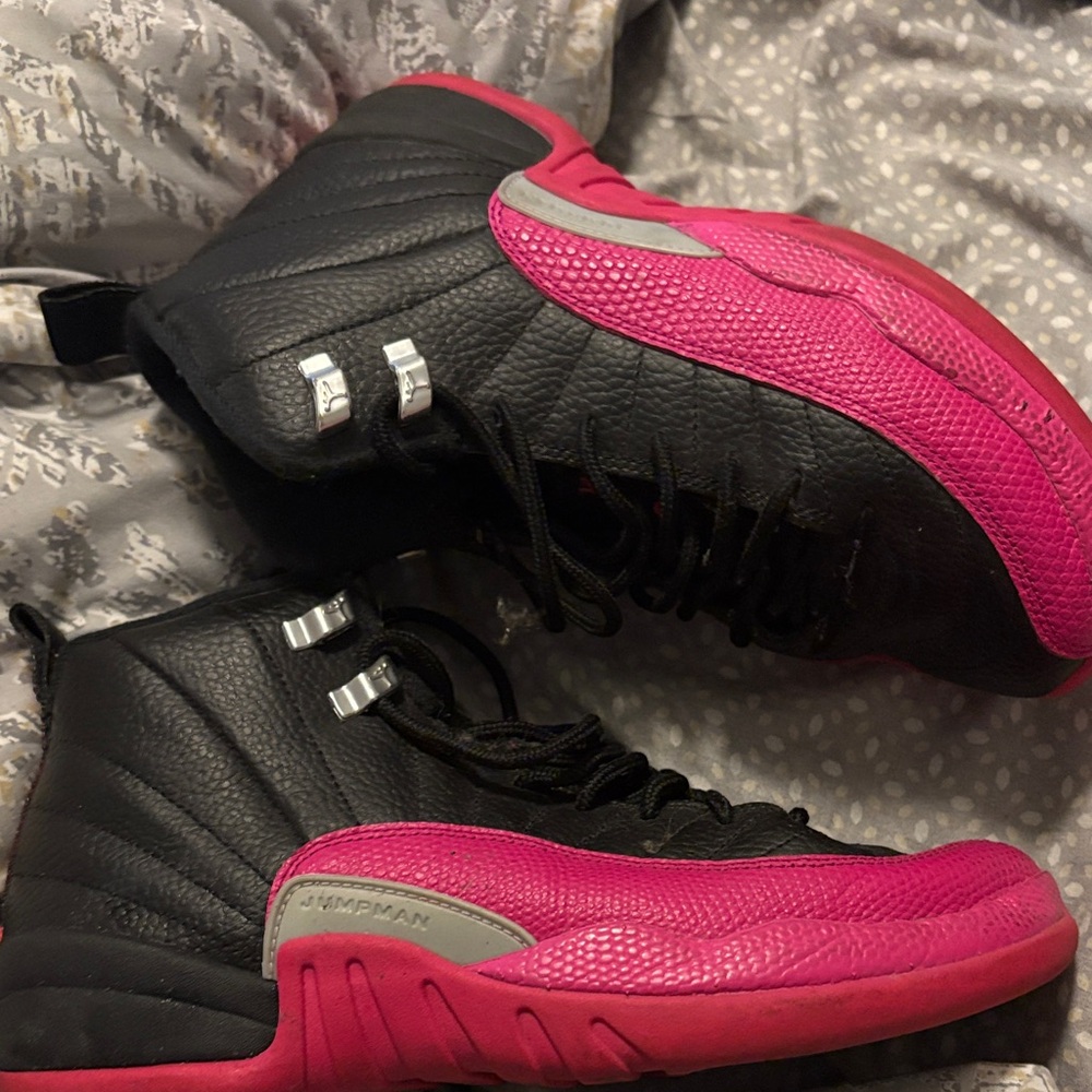 Jump Women's Black and Pink High-Top Sneakers